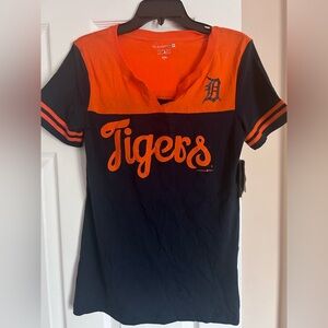 BRAND NEW WITH TAGS WOMENS TIGER T-SHIRT
